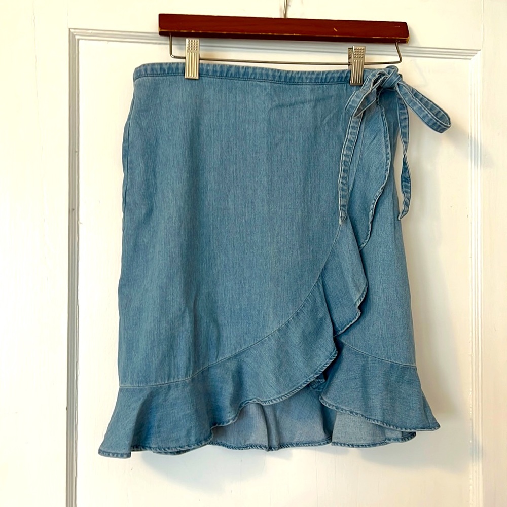 Brand new J Crew skirt in jean, size small